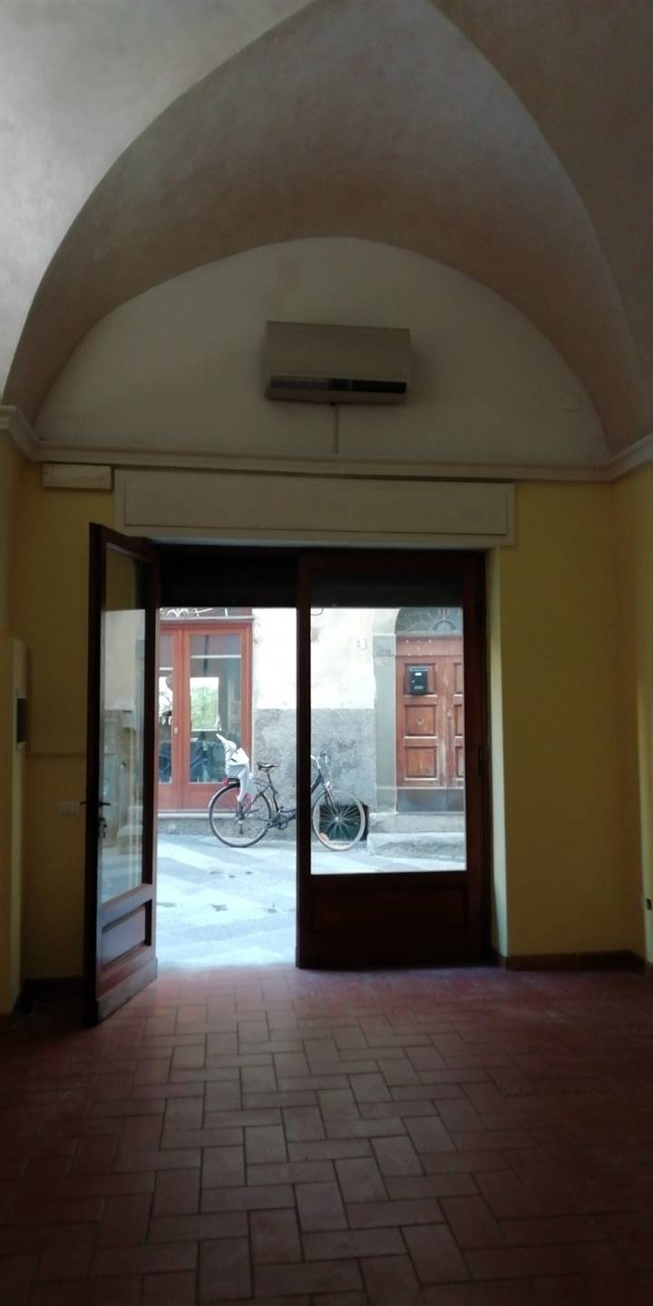 Negozio / Locale in affitto a Pistoia, 1 locali, zona ro storico, prezzo € 500 | PortaleAgenzieImmobiliari.it