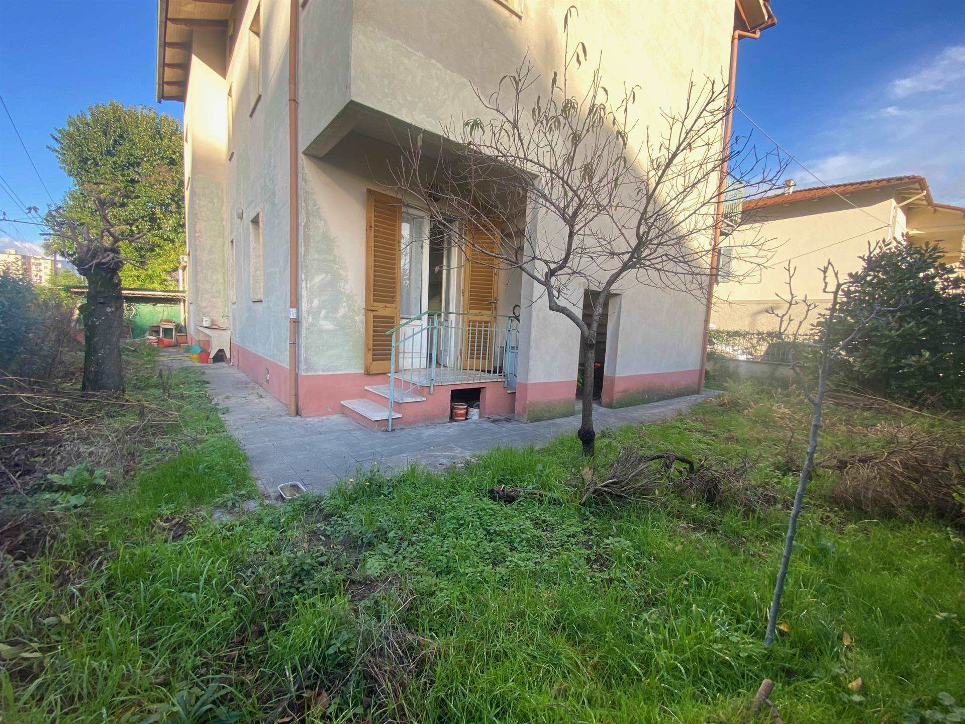 Villa Bifamiliare in vendita a Pistoia, 12 locali, zona oia nuova, prezzo € 350.000 | PortaleAgenzieImmobiliari.it