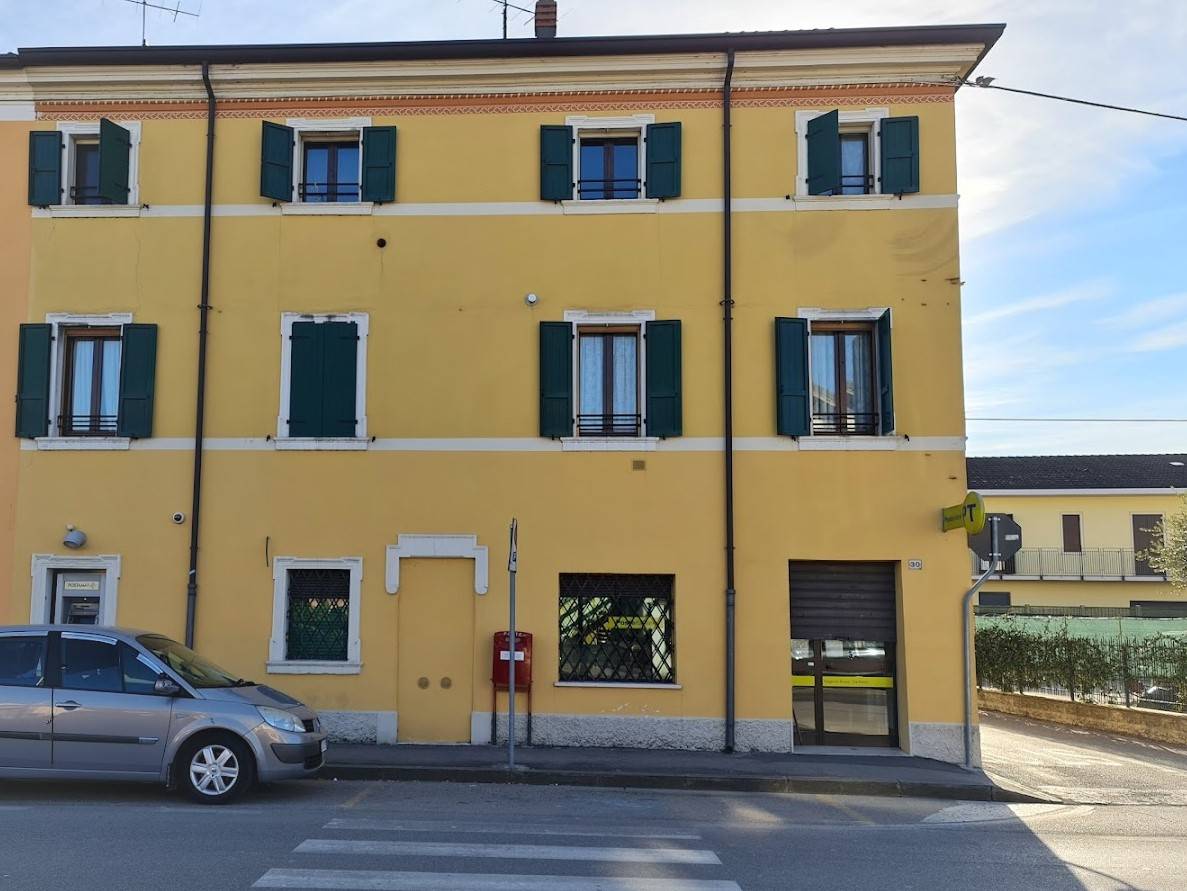 Appartamento in vendita a Nogarole Rocca, 5 locali, prezzo € 80.000 | CambioCasa.it