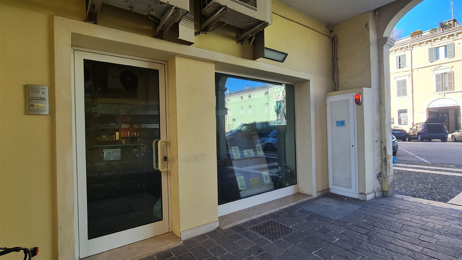 Negozio / Locale in vendita a Villafranca di Verona, 9999 locali, prezzo € 300.000 | PortaleAgenzieImmobiliari.it