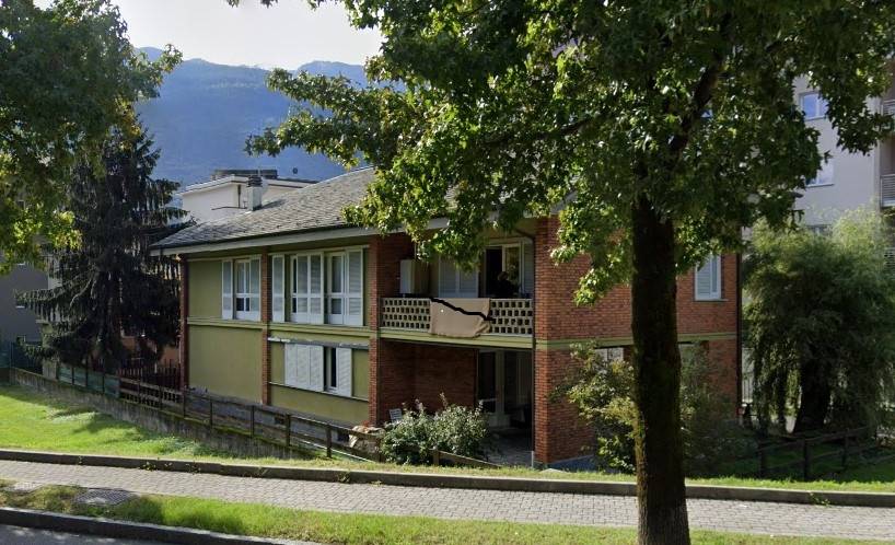 Villa in vendita a Sondrio, 14 locali, zona Località: SEMICENTRALE, prezzo € 350.000 | PortaleAgenzieImmobiliari.it