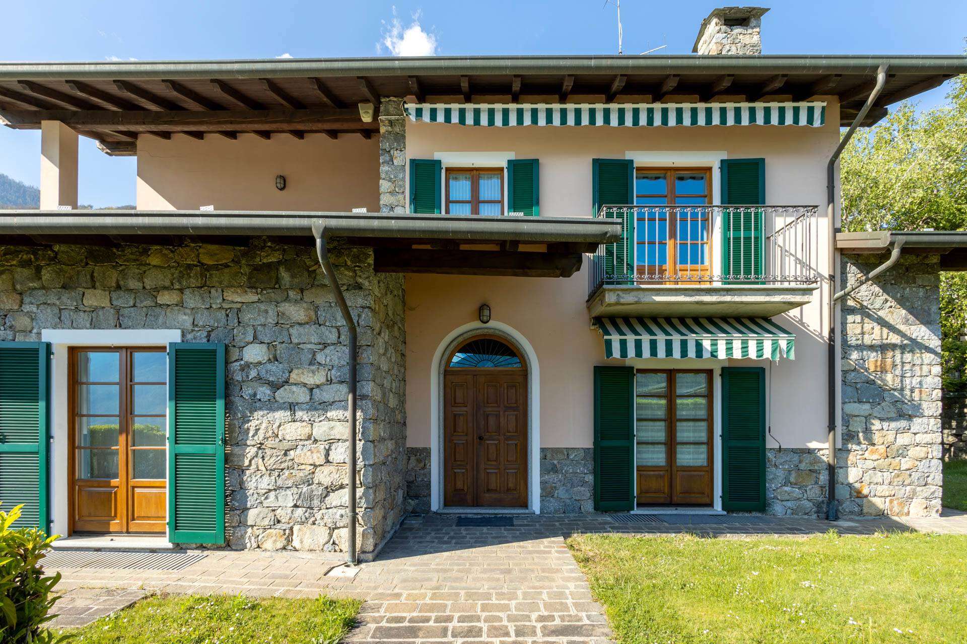 Villa in vendita a Poggiridenti, 8 locali, Trattative riservate | PortaleAgenzieImmobiliari.it