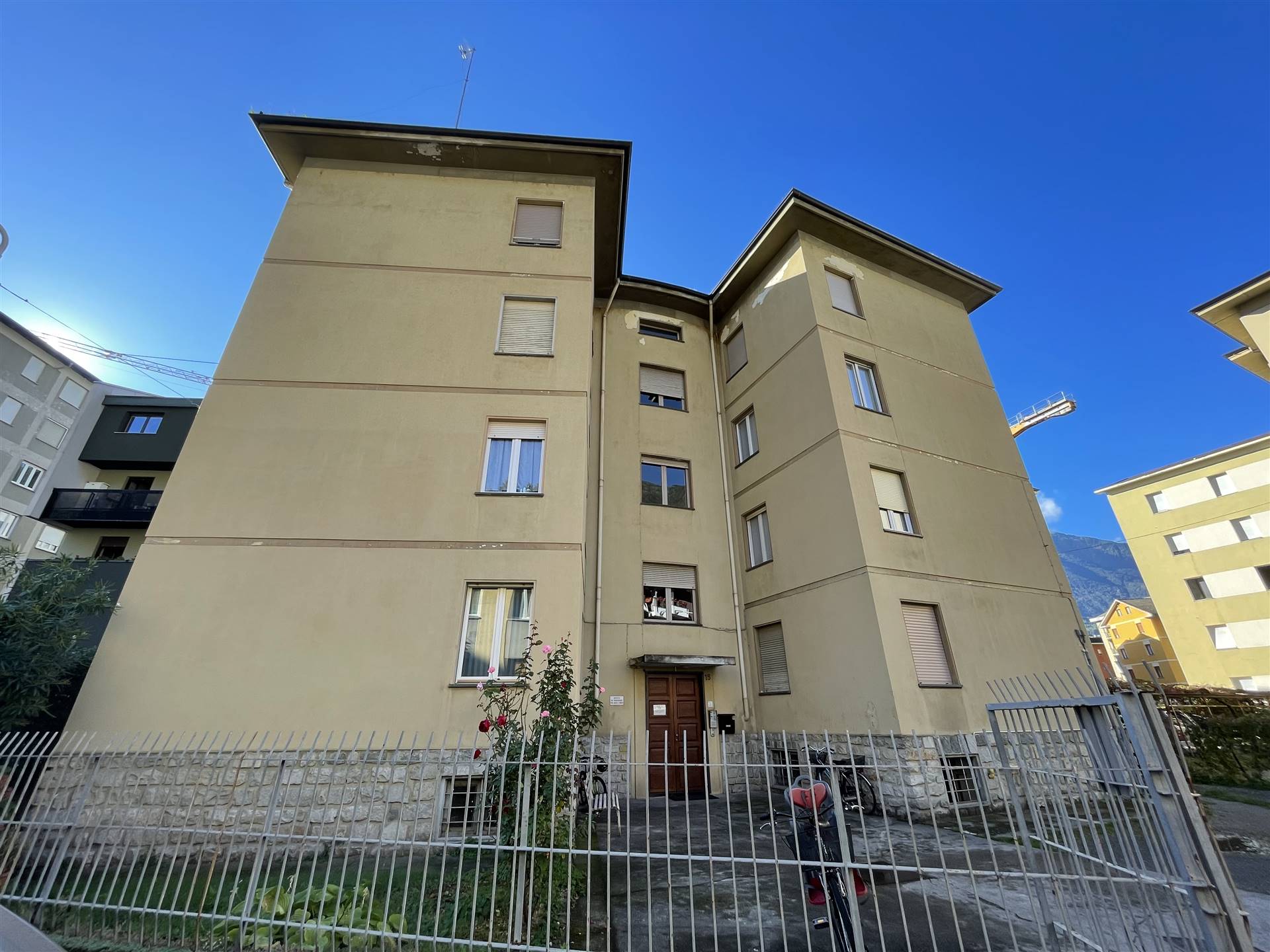 Appartamento in affitto a Sondrio, 4 locali, zona Località: SEMICENTRALE, prezzo € 800 | PortaleAgenzieImmobiliari.it