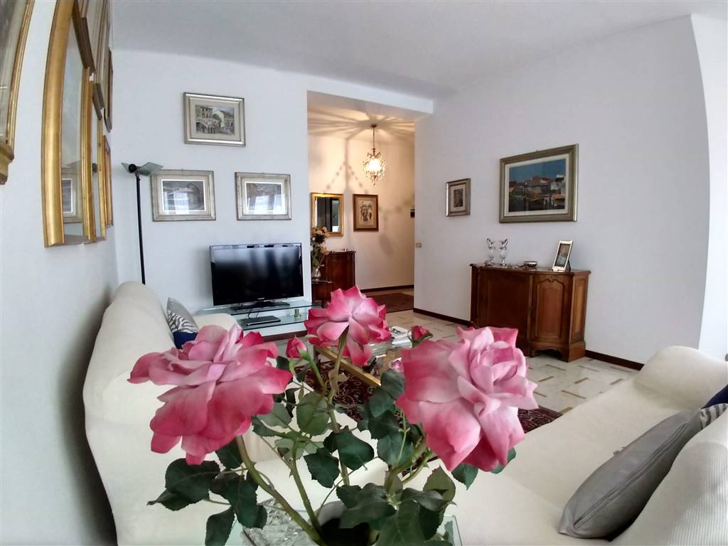 Appartamento in vendita a Calolziocorte, 5 locali, zona enico, prezzo € 149.000 | PortaleAgenzieImmobiliari.it