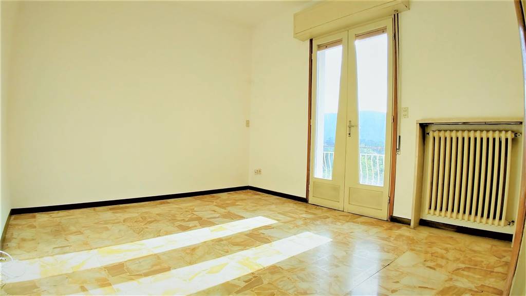 Appartamento in vendita a Calolziocorte, 3 locali, prezzo € 109.000 | PortaleAgenzieImmobiliari.it