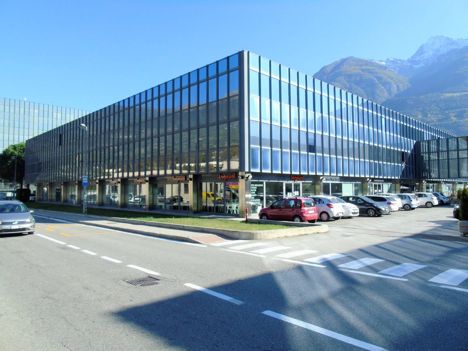 Ufficio / Studio in affitto a Aosta, 1 locali, zona Zona: Centro, prezzo € 400 | CambioCasa.it