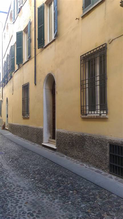 Ufficio / Studio in affitto a Mantova, 2 locali, zona Zona: Centro storico, prezzo € 430 | CambioCasa.it