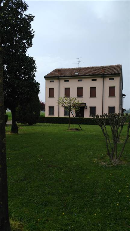 Villa in vendita a Gonzaga, 6 locali, zona dano, prezzo € 190.000 | PortaleAgenzieImmobiliari.it