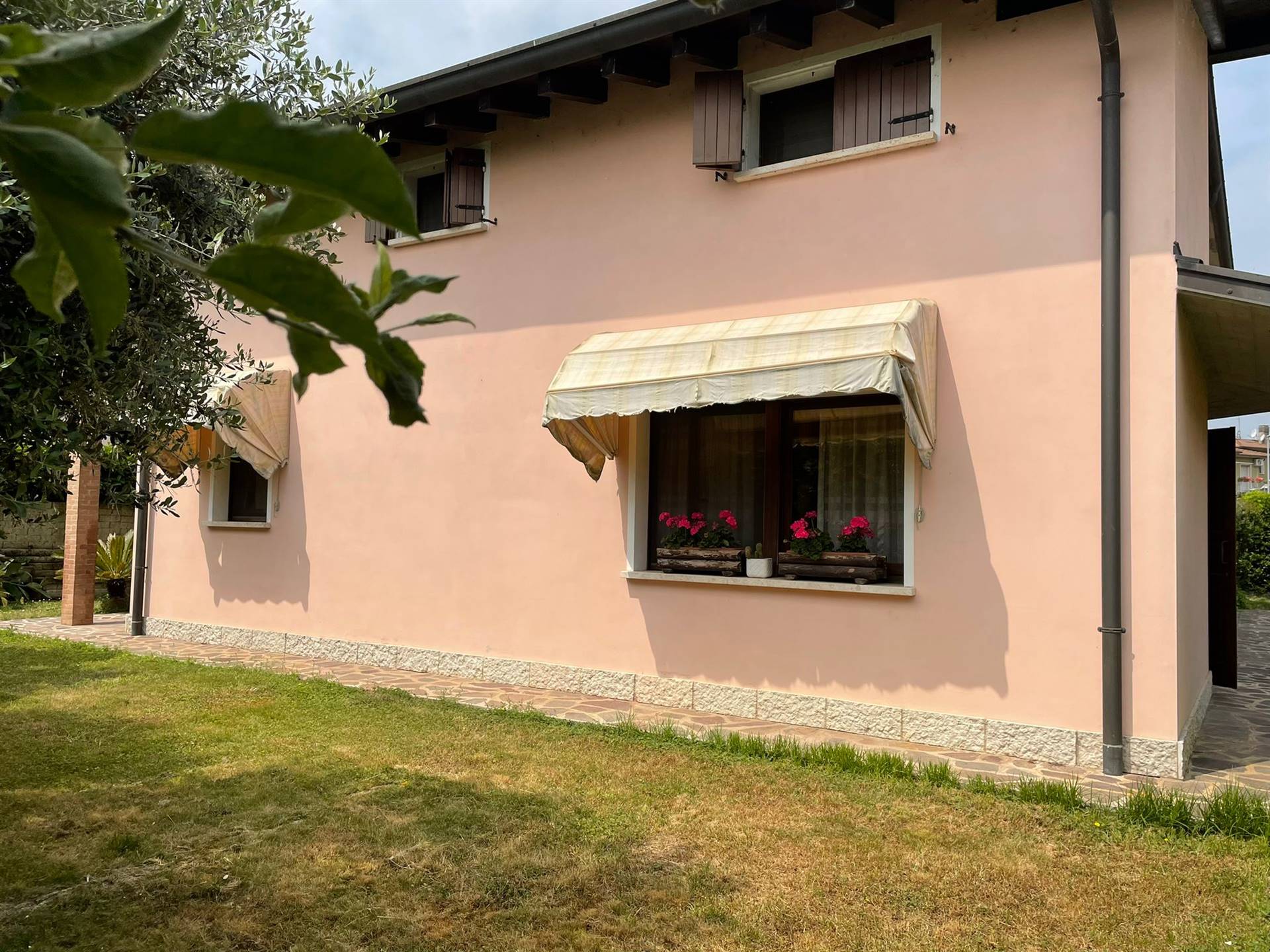 Villa in vendita a Porto Mantovano, 5 locali, zona 'Antonio (capoluogo), prezzo € 295.000 | PortaleAgenzieImmobiliari.it