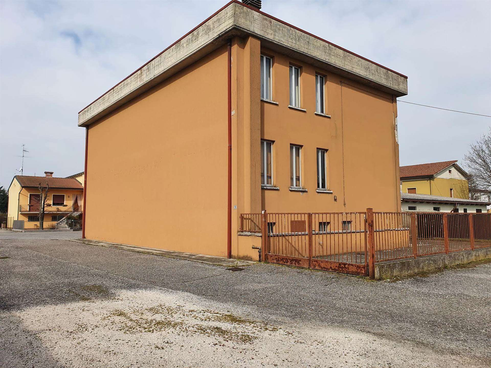 Palazzo / Stabile in vendita a Gussola, 4 locali, prezzo € 128.900 | PortaleAgenzieImmobiliari.it