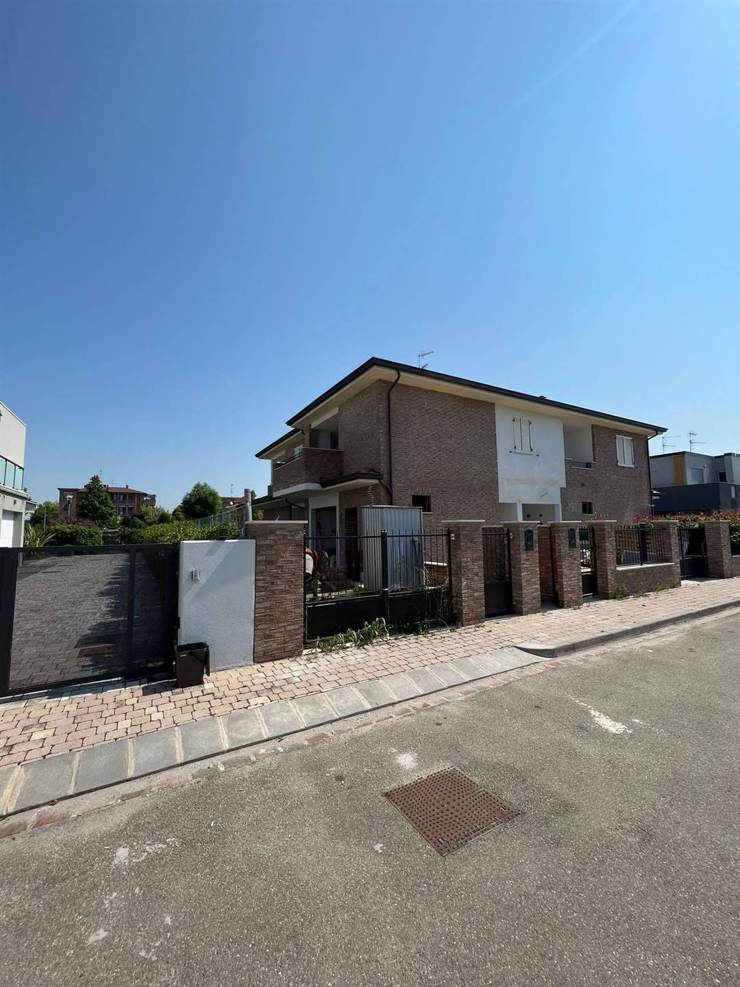 Villa in vendita a Carpi, 3 locali, zona Località: CENTRO, prezzo € 360.000 | PortaleAgenzieImmobiliari.it