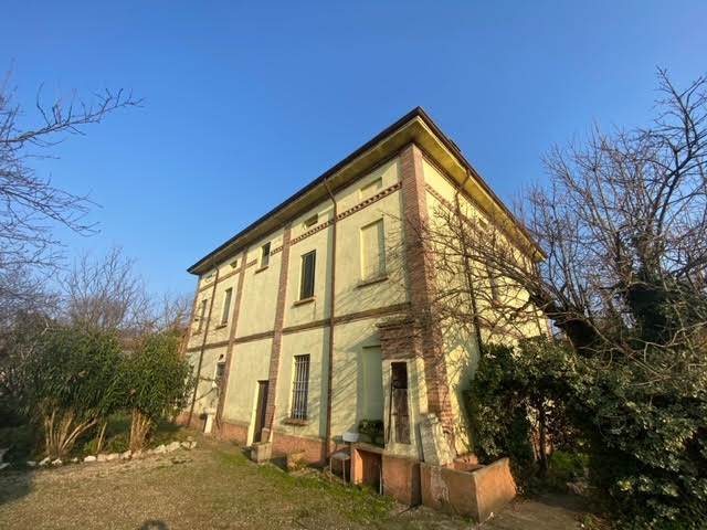 Villa in vendita a Castellucchio, 5 locali, zona Località: SARGINESCO, prezzo € 170.000 | PortaleAgenzieImmobiliari.it