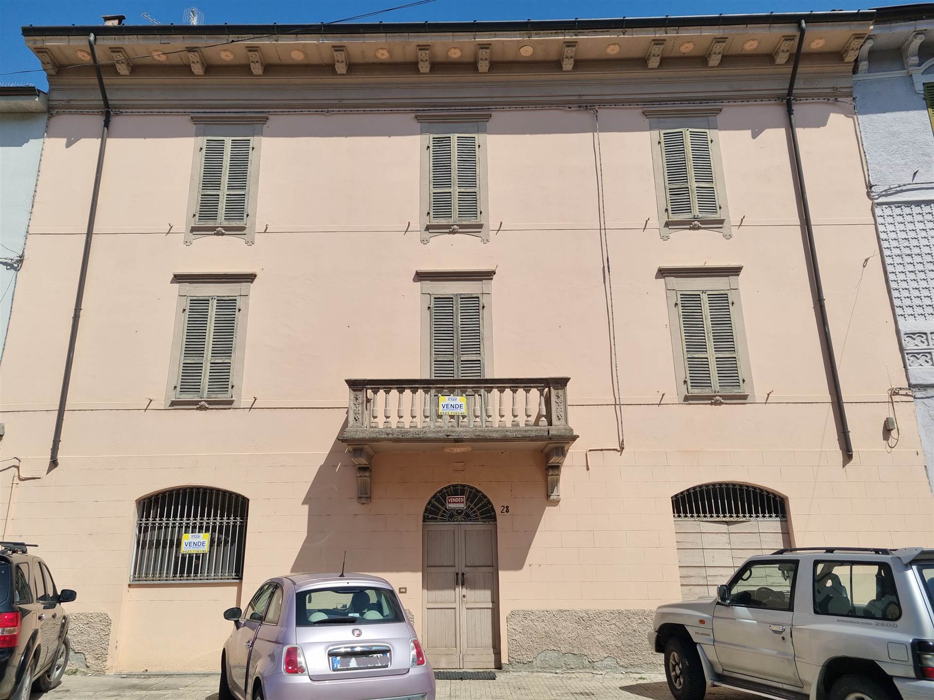 Palazzo / Stabile in vendita a Coli - Zona: Perino