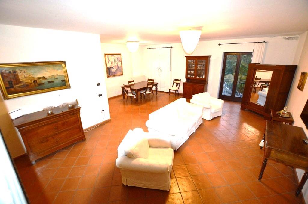 Appartamento in vendita a Lavello, 8 locali, Trattative riservate | CambioCasa.it