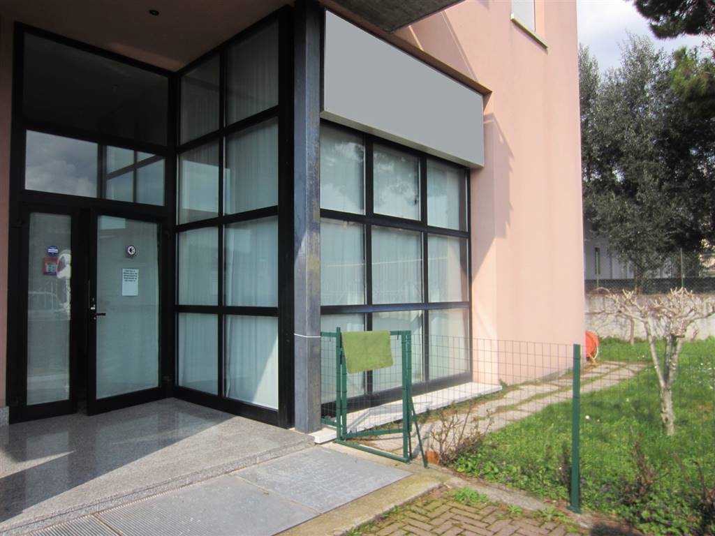 Laboratorio in affitto a Verona, 3 locali, zona Località: QUINZANO, prezzo € 600 | CambioCasa.it