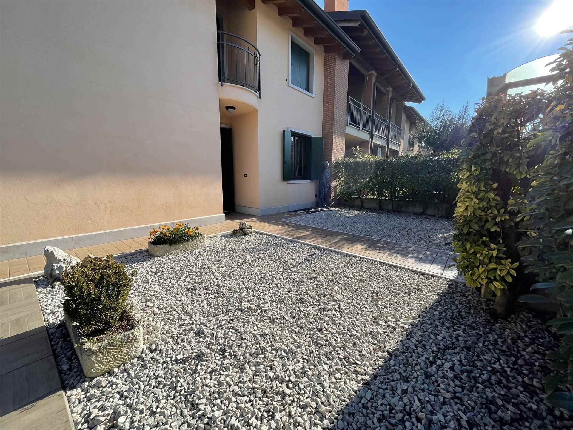 Villa a Schiera in vendita a Sona, 5 locali, zona gnano, prezzo € 330.000 | PortaleAgenzieImmobiliari.it