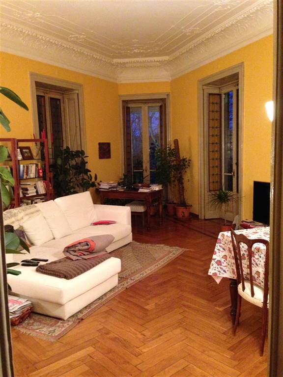 Appartamento in affitto a Novara, 4 locali, zona Località: CENTRO STORICO, prezzo € 1.300 | CambioCasa.it