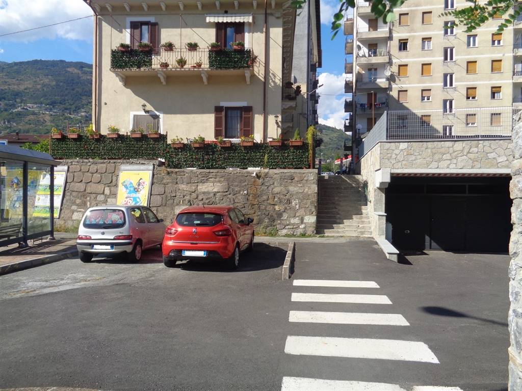 Box / Garage in vendita a Aosta, 1 locali, zona Zona: Centro, prezzo € 35.000 | CambioCasa.it