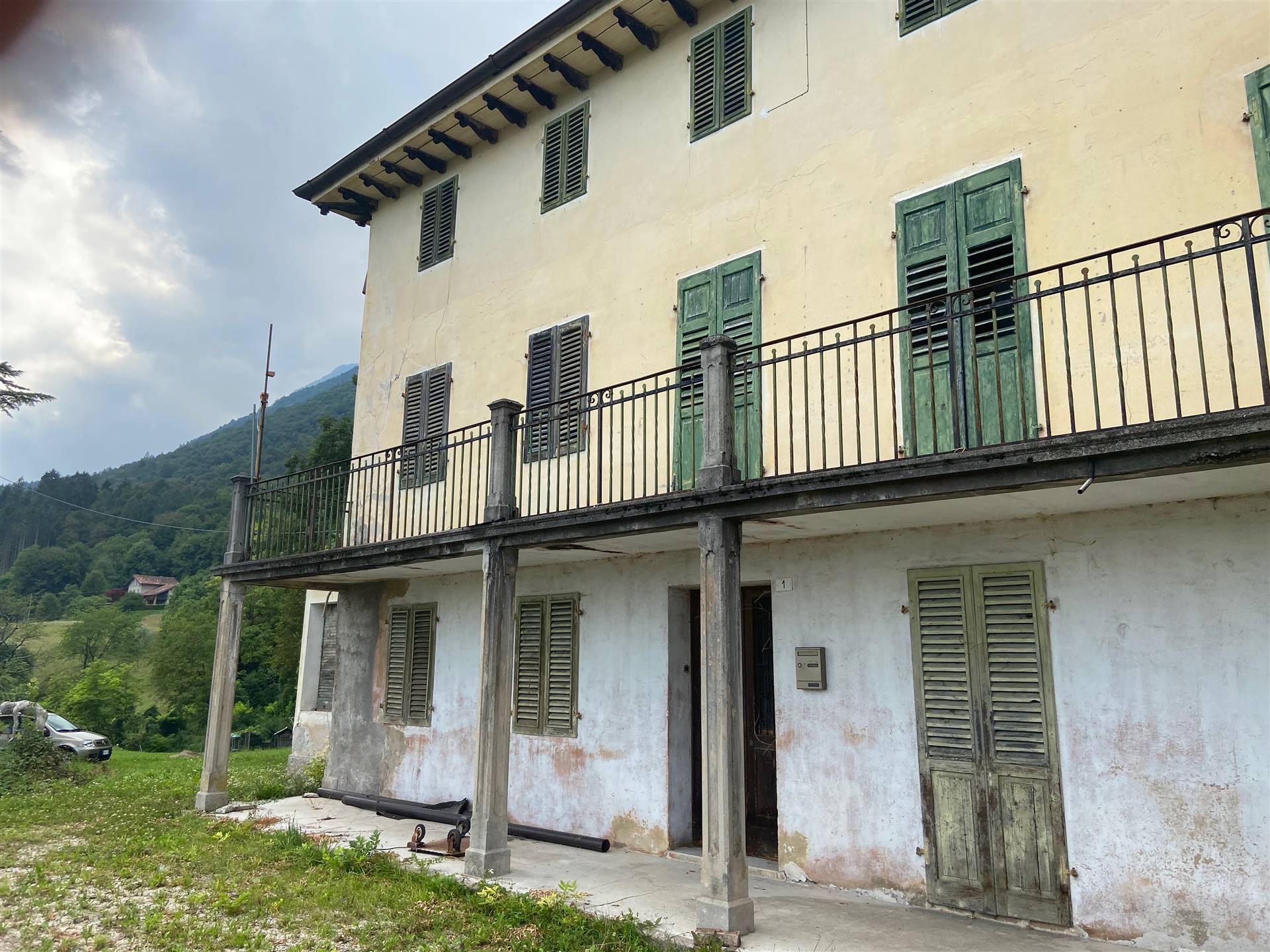 Rustico / Casale in vendita a Sospirolo, 14 locali, zona Località: VOLPEZ, prezzo € 150.000 | CambioCasa.it
