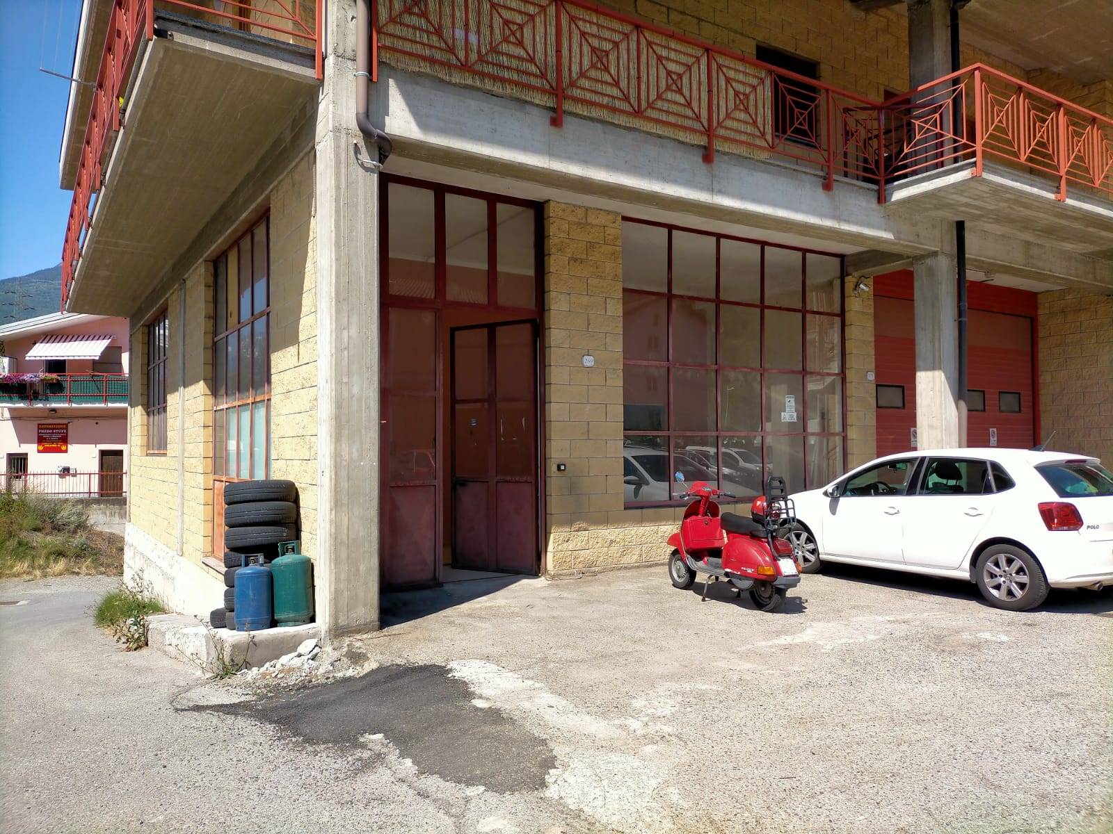 Magazzino in vendita a Charvensod, 9999 locali, zona Località: PLAN DE FÉLINAZ, prezzo € 70.000 | CambioCasa.it