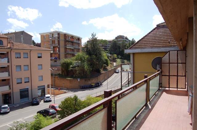 Appartamento in vendita a Orvieto, 7 locali, zona Zona: Sferracavallo, prezzo € 120.000 | CambioCasa.it
