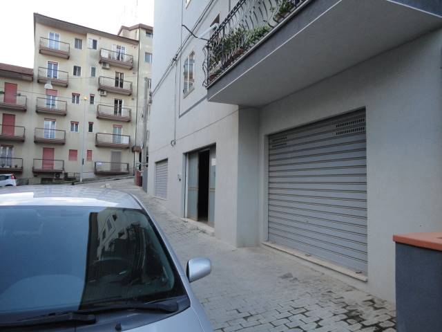 Immobile Commerciale in vendita a Ragusa, 1 locali, zona Località: VIALE DEI PLATANI, prezzo € 67.000 | CambioCasa.it