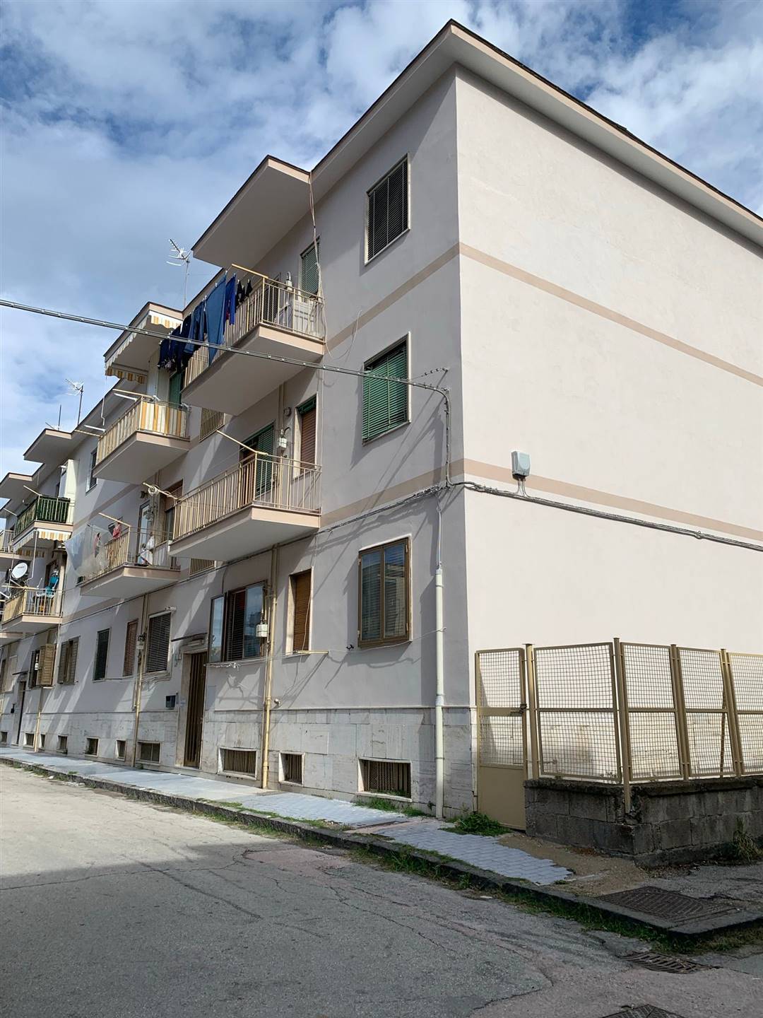 Appartamento in vendita a Castellammare di Stabia, 4 locali, prezzo € 179.000 | CambioCasa.it