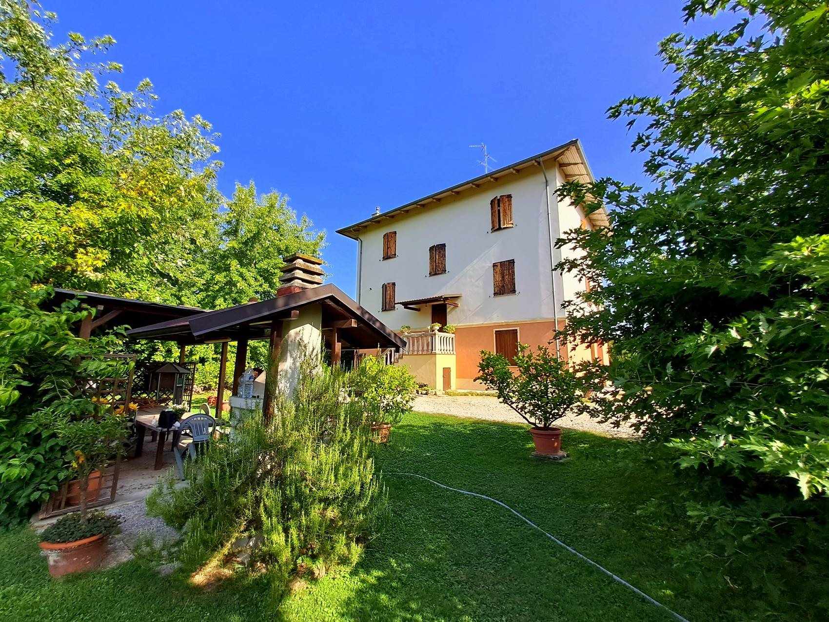 Villa Bifamiliare in vendita a Vignola, 10 locali, Trattative riservate | PortaleAgenzieImmobiliari.it