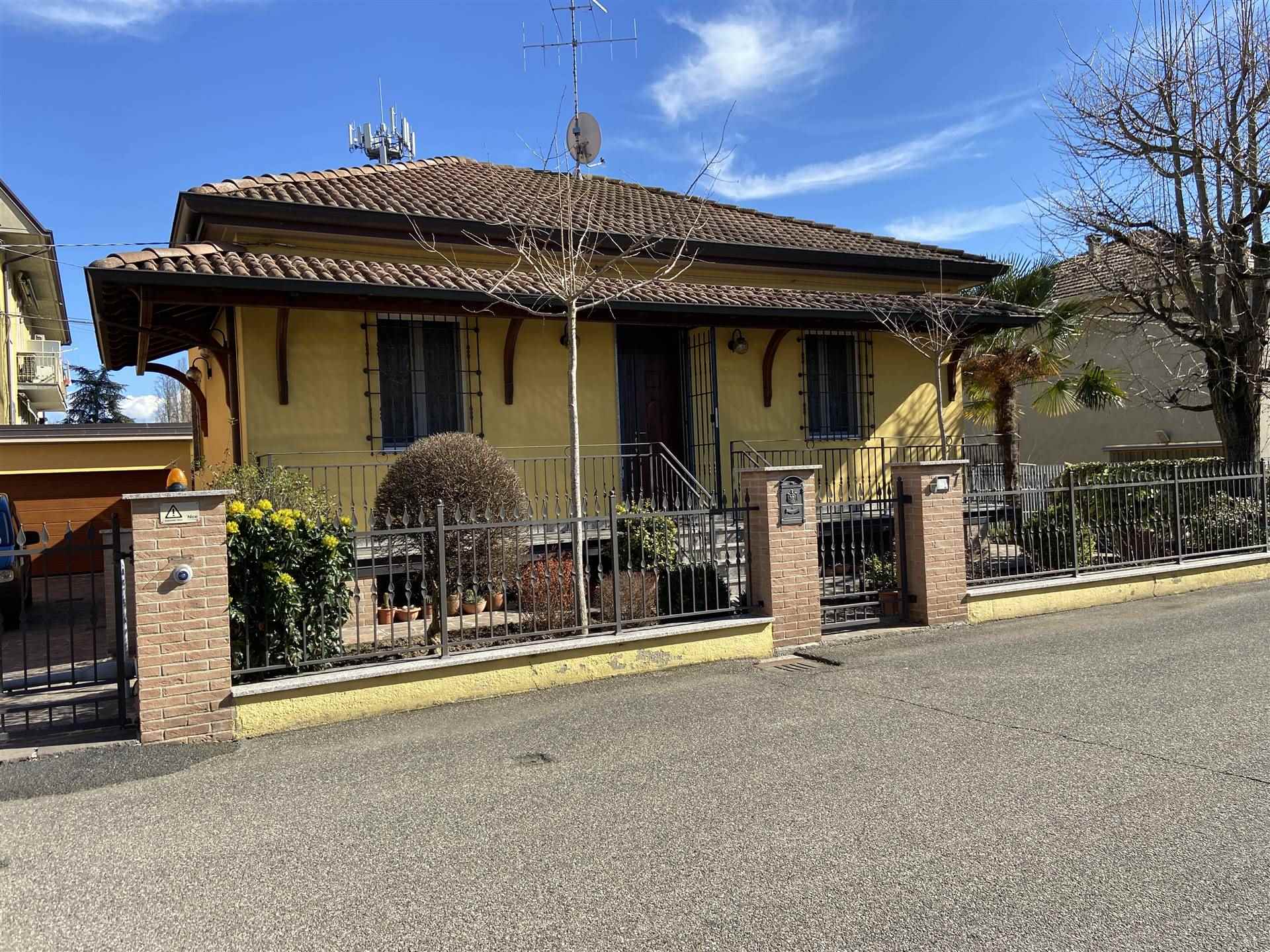 Villa in vendita a Pontenure, 5 locali, prezzo € 290.000 | PortaleAgenzieImmobiliari.it