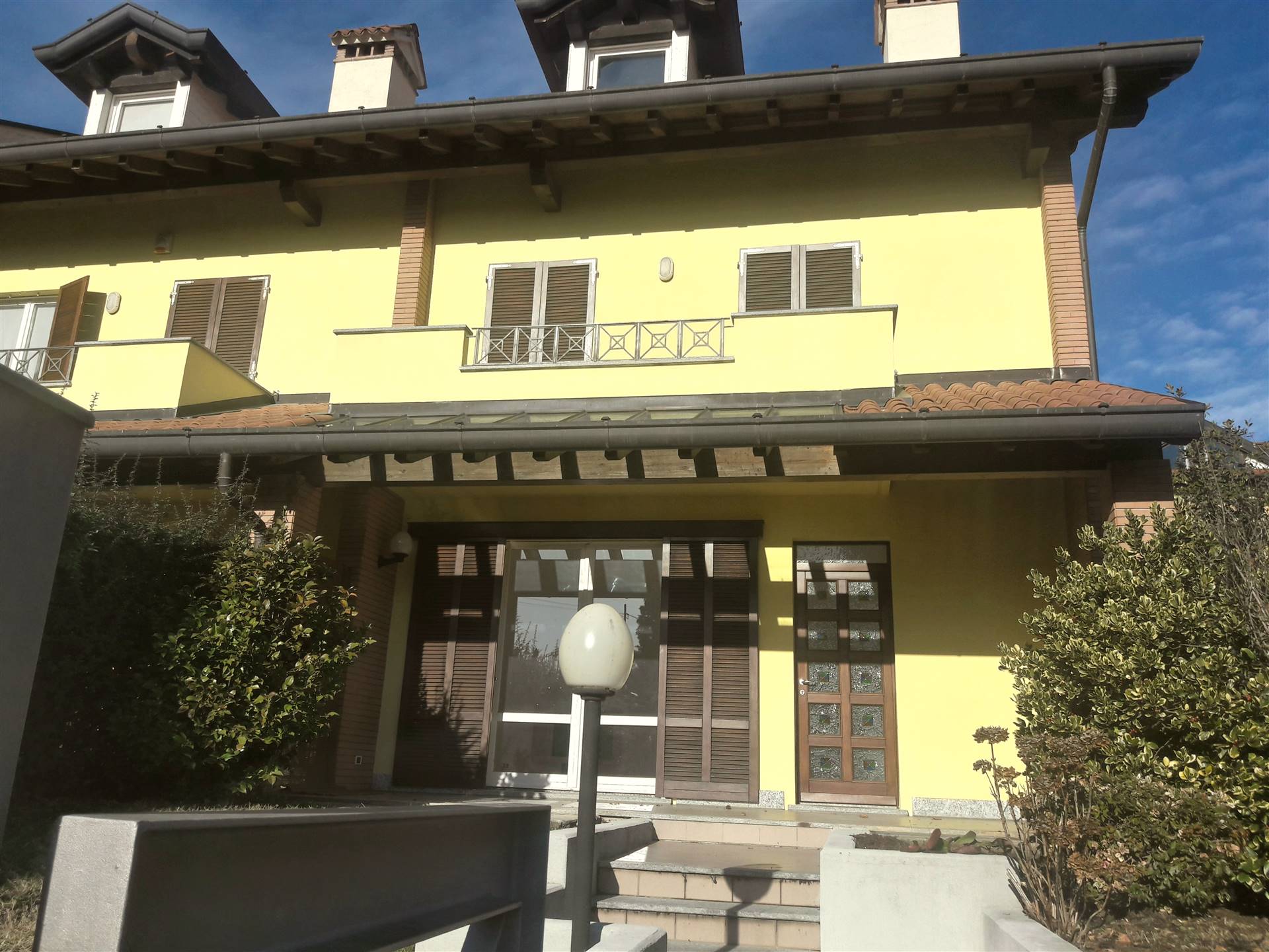 Villa a Schiera in affitto a Varese, 6 locali, zona Zona: S. Ambrogio , prezzo € 1.500 | CambioCasa.it