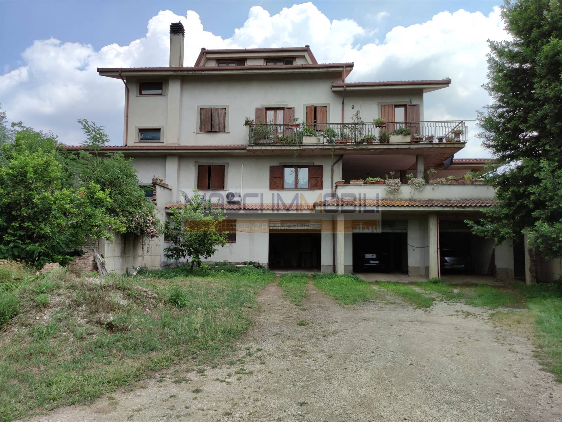 Villa in vendita a Monterotondo, 7 locali, zona Località: SAN MARTINELLO, prezzo € 420.000 | CambioCasa.it