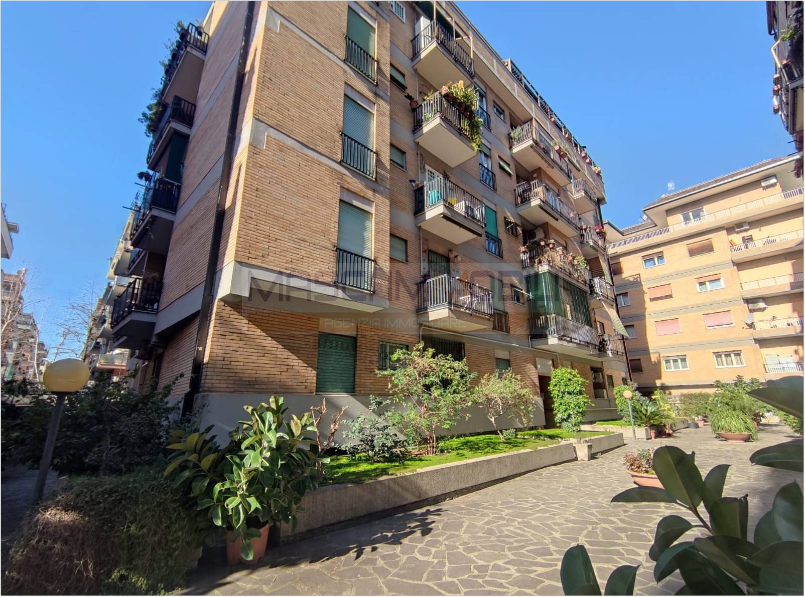 Appartamento in vendita a Roma, 3 locali, zona Zona: 12 . Cinecittà,Don Bosco, Lucrezia Romana, prezzo € 249.000 | CambioCasa.it