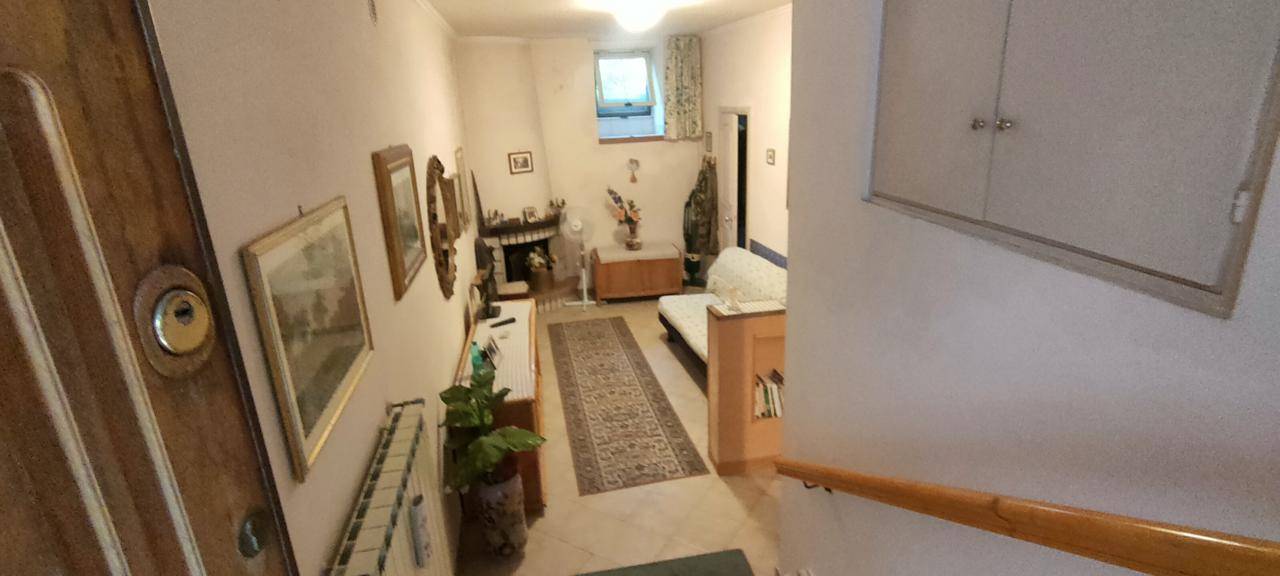 Appartamento in vendita a Ponzano Romano, 5 locali, prezzo € 52.000 | CambioCasa.it