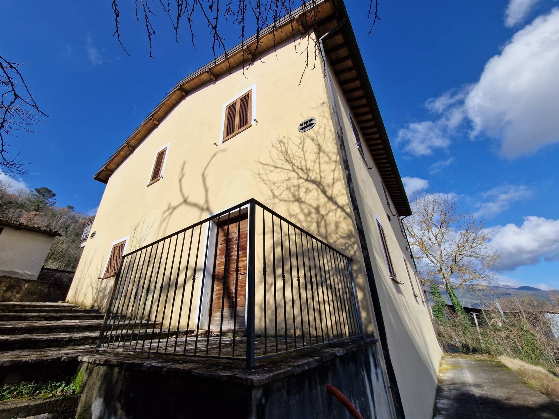 Rustico / Casale in vendita a Spoleto, 6 locali, zona Località: PERIFERIA, prezzo € 345.000 | CambioCasa.it