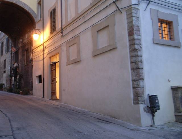 Appartamento in vendita a Spoleto, 2 locali, zona Località: CENTRO STORICO, prezzo € 120.000 | CambioCasa.it