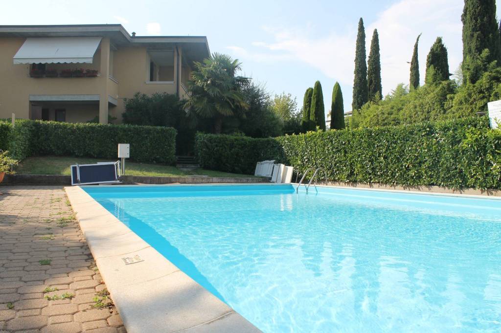 Appartamento in affitto a Desenzano del Garda, 2 locali, zona Zona: Rivoltella del Garda, prezzo € 900 | CambioCasa.it