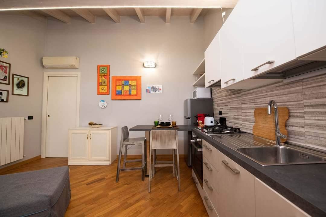 Appartamento in affitto a Desenzano del Garda, 3 locali, zona arolo, prezzo € 850 | PortaleAgenzieImmobiliari.it