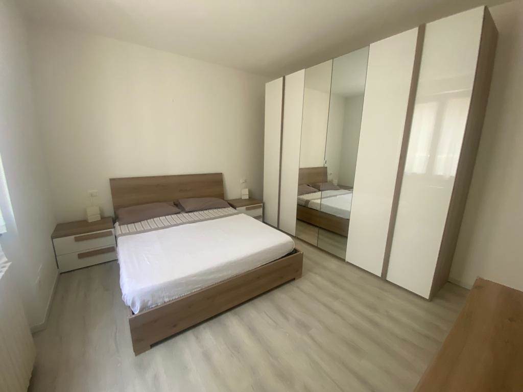 Appartamento in affitto a Desenzano del Garda, 2 locali, zona ltella del Garda, prezzo € 700 | PortaleAgenzieImmobiliari.it