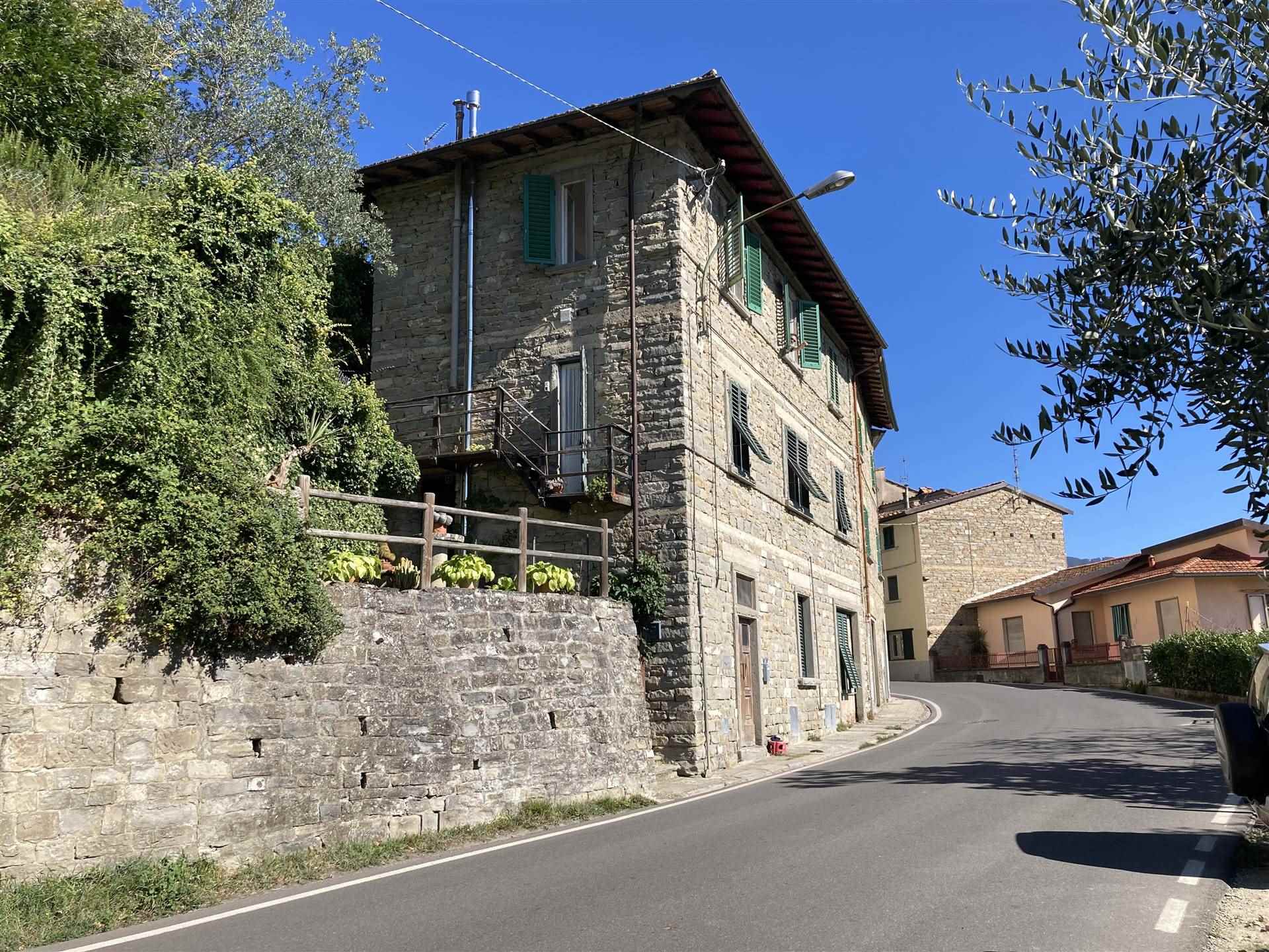 Appartamento in vendita a Borgo San Lorenzo, 6 locali, prezzo € 199.000 | CambioCasa.it