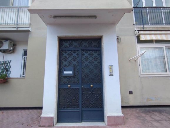 Appartamento in vendita a Acireale, 3 locali, prezzo € 80.000 | PortaleAgenzieImmobiliari.it