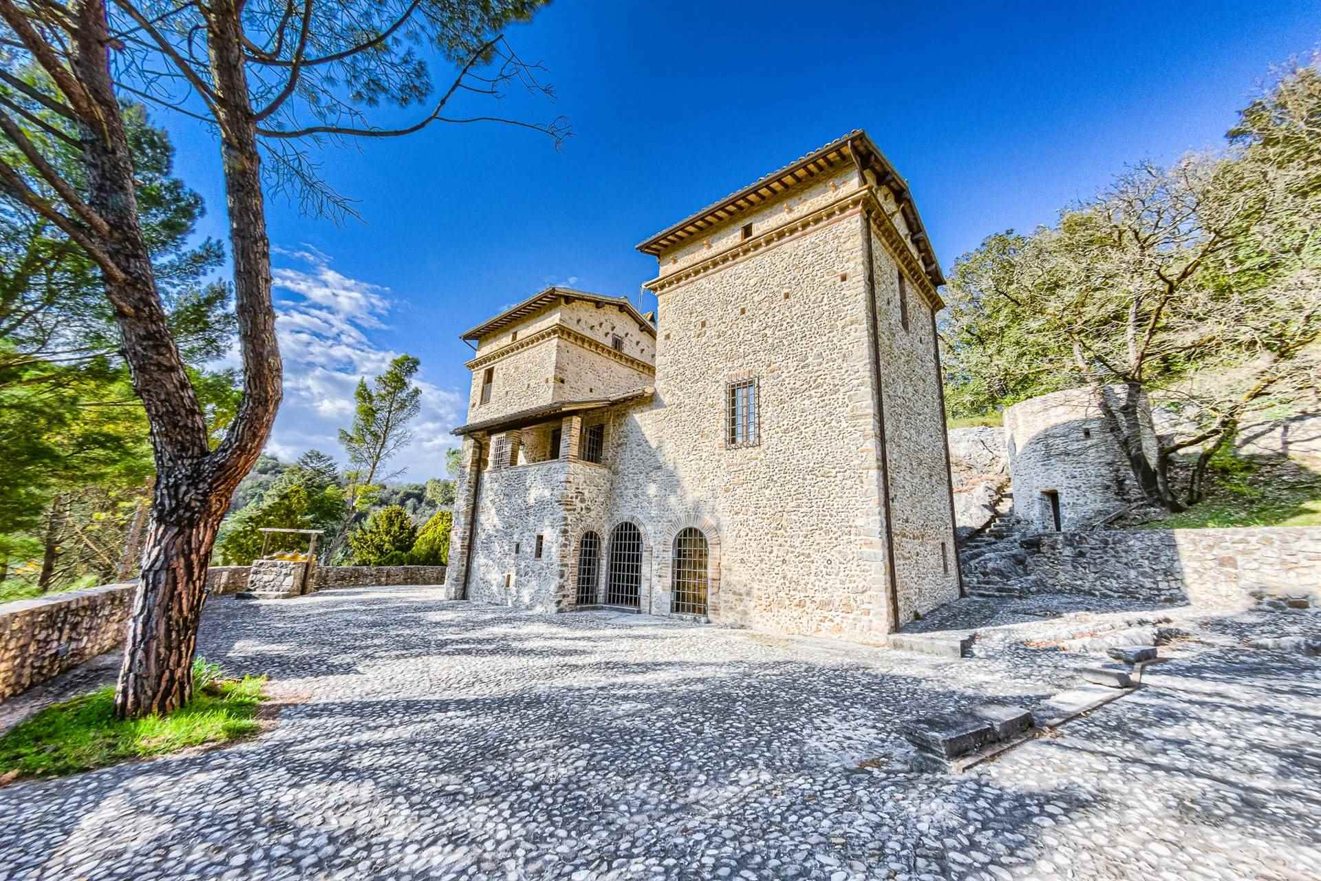 Rustico / Casale in vendita a Spoleto, 12 locali, zona Località: TESTACCIO, Trattative riservate | PortaleAgenzieImmobiliari.it