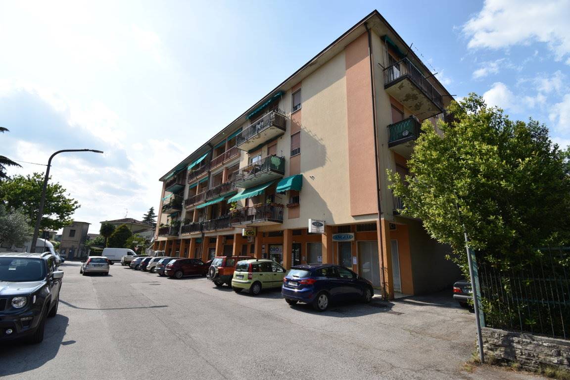 Appartamento in vendita a Vicenza, 6 locali, zona Località: FERROVIERI, prezzo € 89.000 | PortaleAgenzieImmobiliari.it