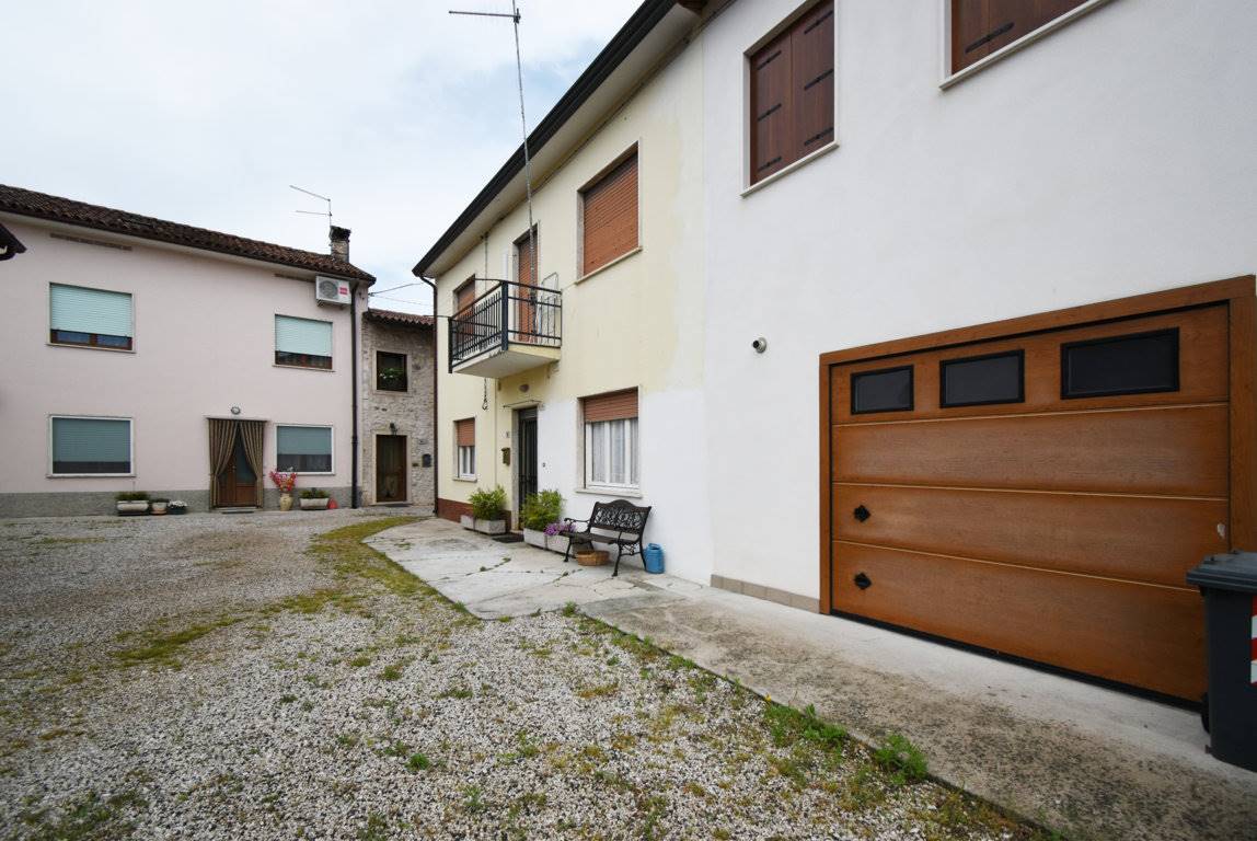 Soluzione Indipendente in vendita a Montecchio Maggiore, 6 locali, prezzo € 130.000 | PortaleAgenzieImmobiliari.it