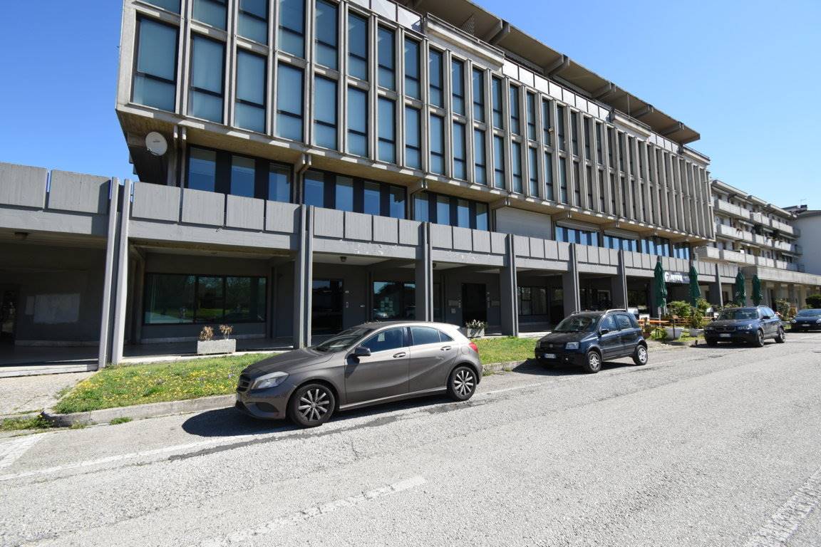 Ufficio / Studio in vendita a Montecchio Maggiore, 28 locali, prezzo € 500.000 | PortaleAgenzieImmobiliari.it