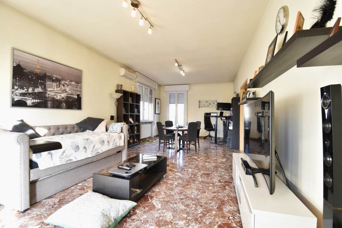 Appartamento in vendita a Vicenza, 6 locali, zona Località: SAN PIO X / STANGA / CÀ BALBI, prezzo € 190.000 | PortaleAgenzieImmobiliari.it
