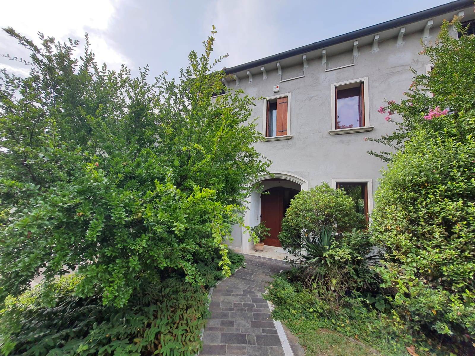 Villa in vendita a Torri di Quartesolo, 10 locali, zona no, prezzo € 500.000 | PortaleAgenzieImmobiliari.it