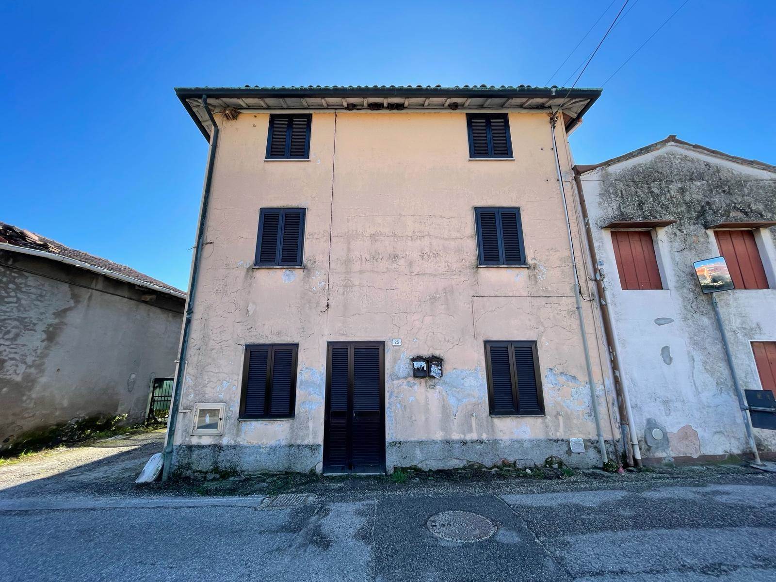 Rustico / Casale in vendita a Arzignano, 4 locali, zona Bortolo, prezzo € 60.000 | PortaleAgenzieImmobiliari.it