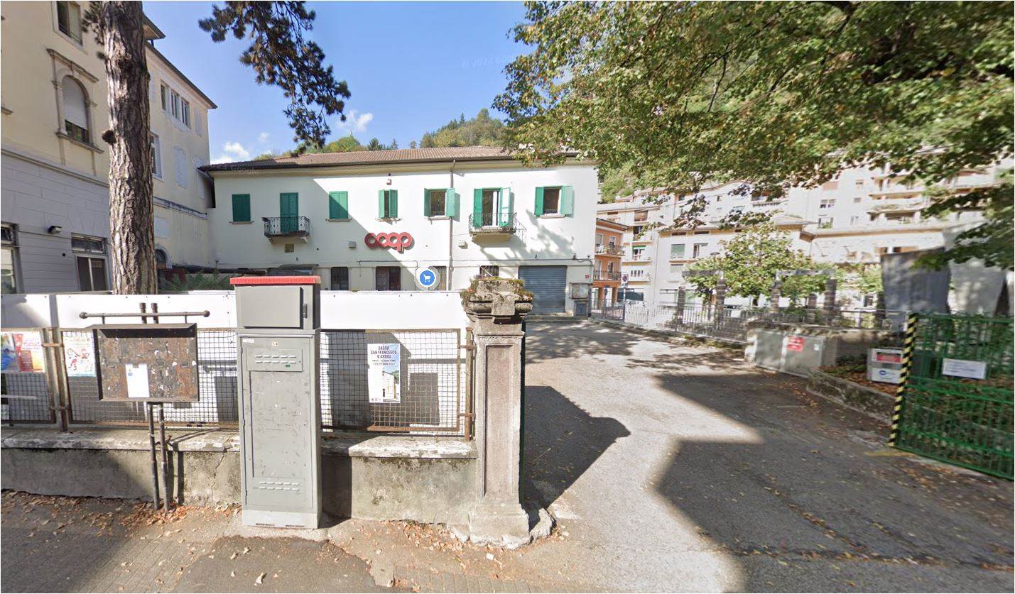Ristorante / Pizzeria / Trattoria in vendita a Recoaro Terme, 20 locali, prezzo € 184.000 | PortaleAgenzieImmobiliari.it