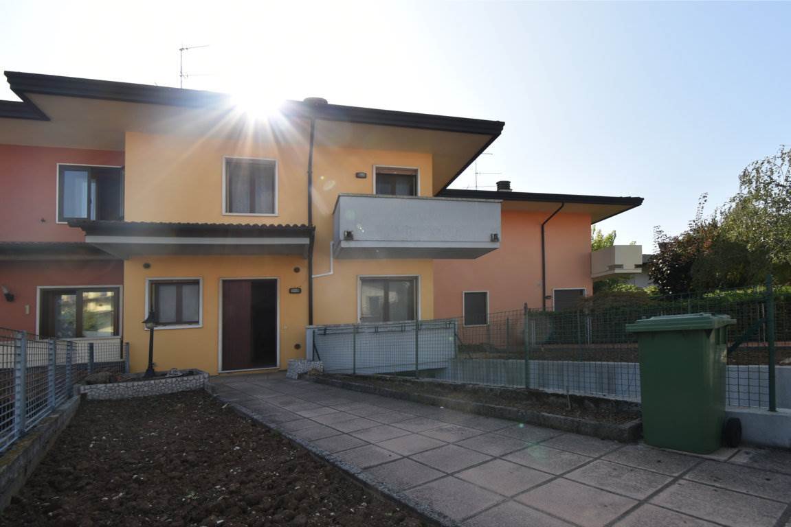 Soluzione Semindipendente in vendita a Montecchio Maggiore, 6 locali, zona Ceccato, prezzo € 230.000 | PortaleAgenzieImmobiliari.it