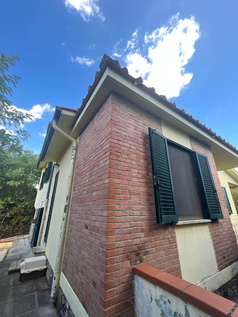 Villa in vendita a Bientina, 10 locali, prezzo € 300.000 | PortaleAgenzieImmobiliari.it